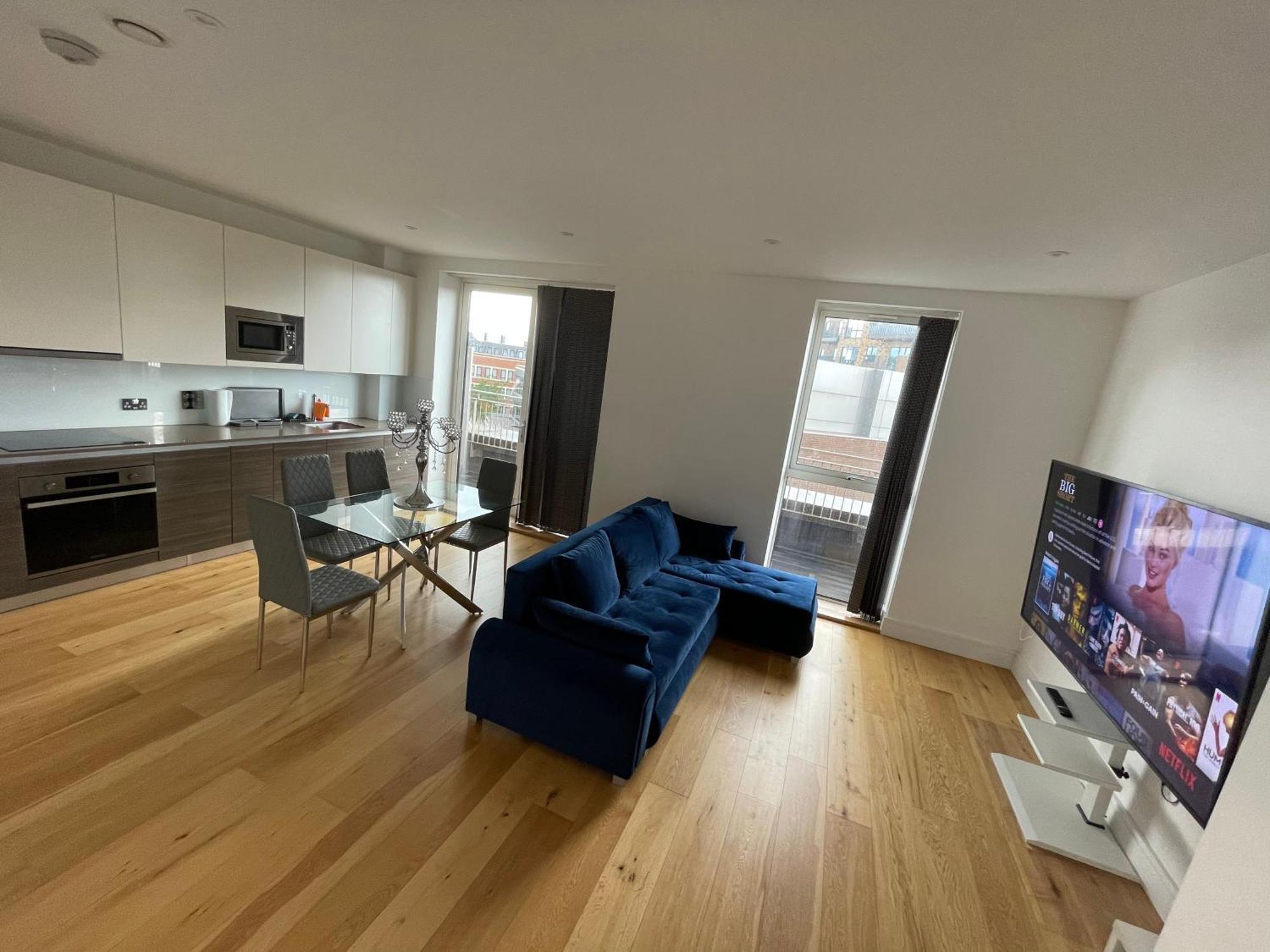 לונדון Luxury Top Floor Penthouse Apartment Near Heathrow מראה חיצוני תמונה