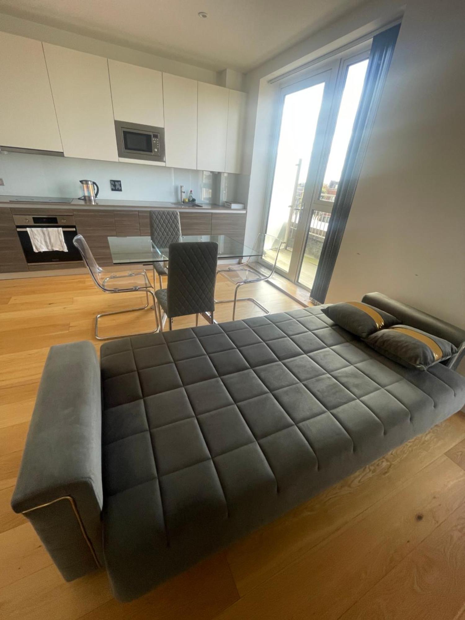 לונדון Luxury Top Floor Penthouse Apartment Near Heathrow מראה חיצוני תמונה